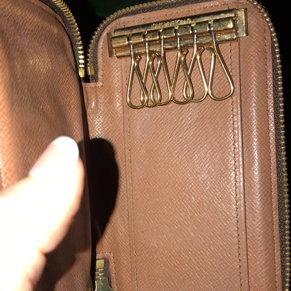 Vintage Louis Vuitton Key Pouch - Picture 9 of 11